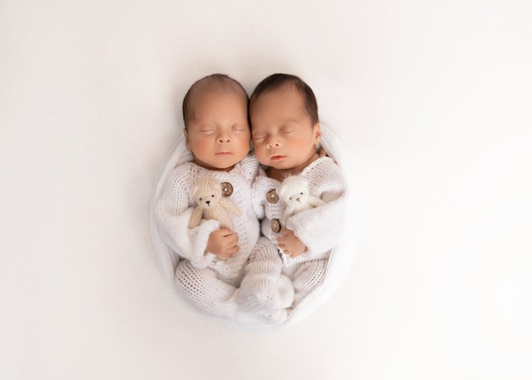 twins photo by newborn photos by catalina